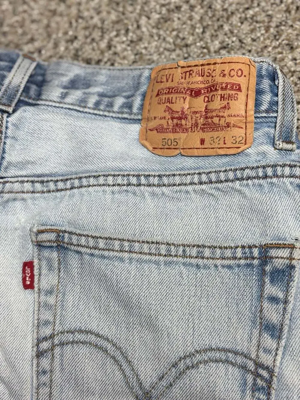 Levis 505 Regular Fit Light Wash Distressed Denim Jeans Size 32x32
